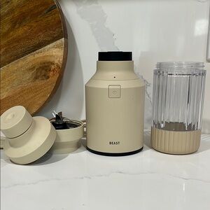 Beast Blender in Cream